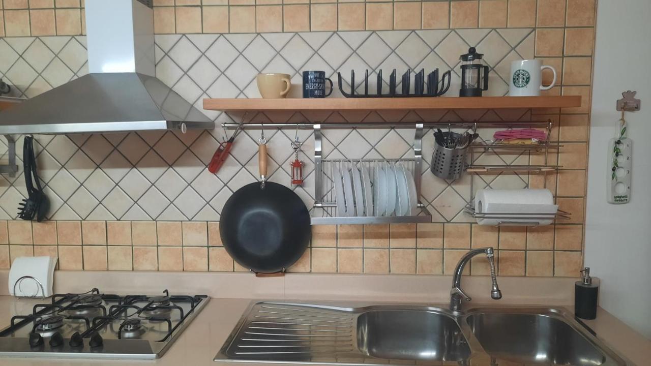 White Home Quartieri Spagnoli Наполи Екстериор снимка