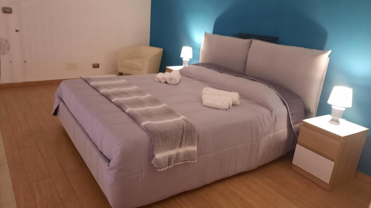 White Home Quartieri Spagnoli Наполи Екстериор снимка