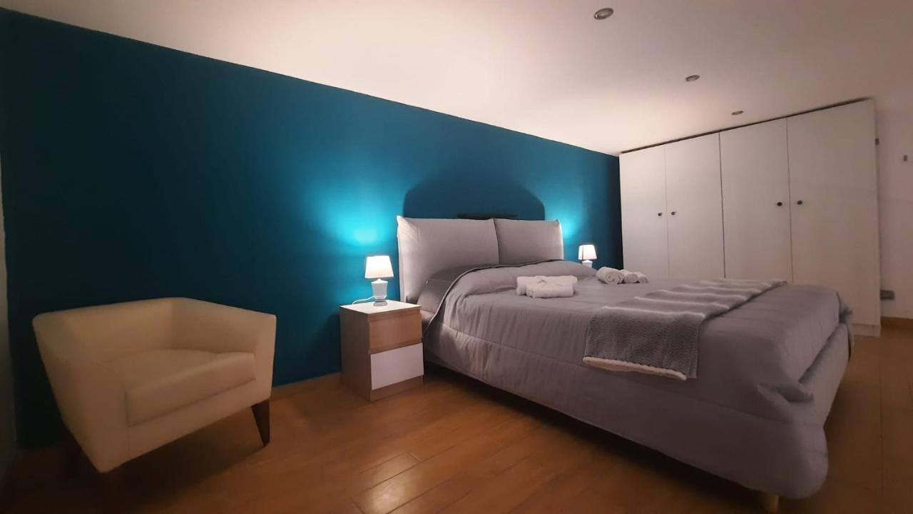 White Home Quartieri Spagnoli Наполи Екстериор снимка