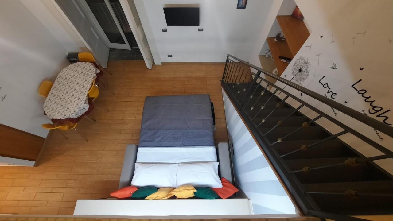 White Home Quartieri Spagnoli Наполи Екстериор снимка