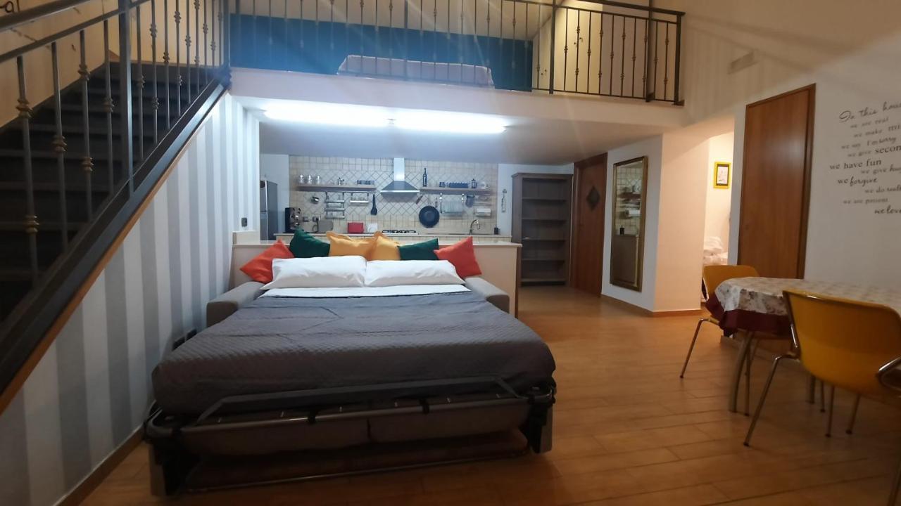 White Home Quartieri Spagnoli Наполи Екстериор снимка