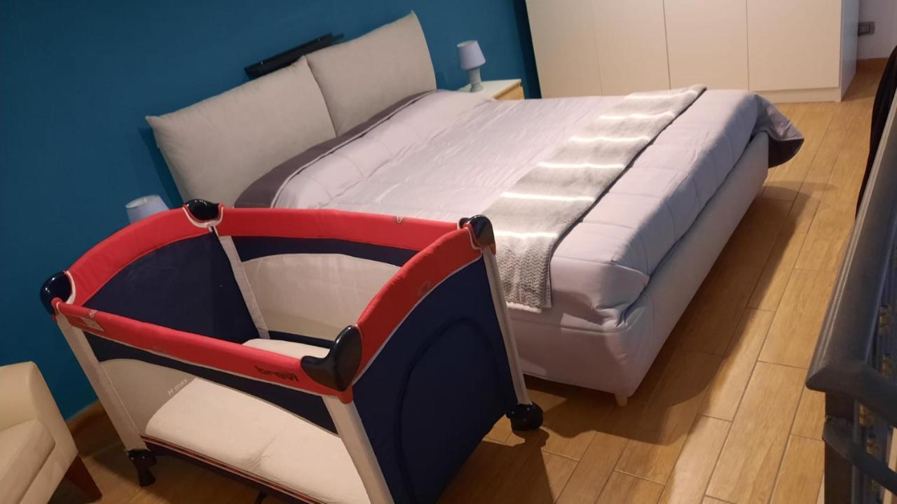 White Home Quartieri Spagnoli Наполи Екстериор снимка