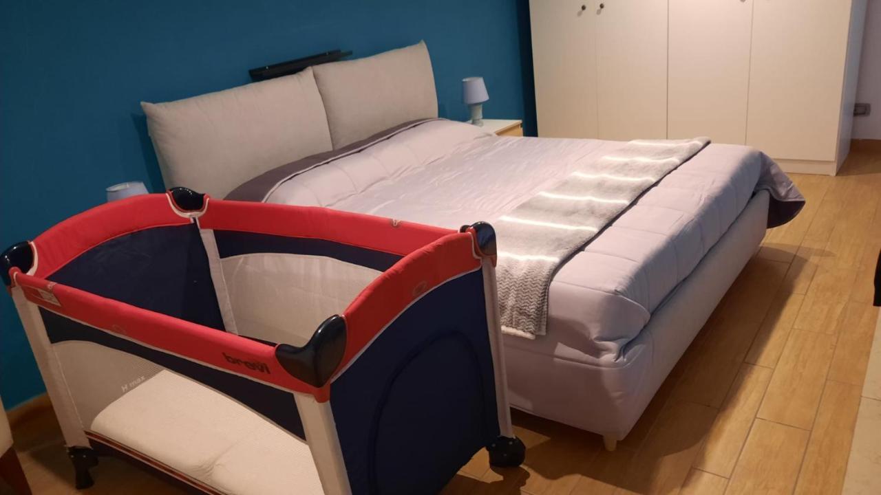White Home Quartieri Spagnoli Наполи Екстериор снимка