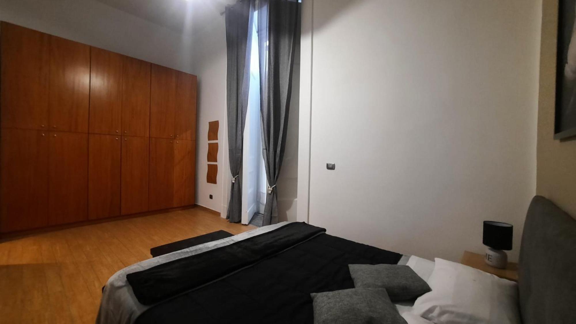 White Home Quartieri Spagnoli Наполи Екстериор снимка