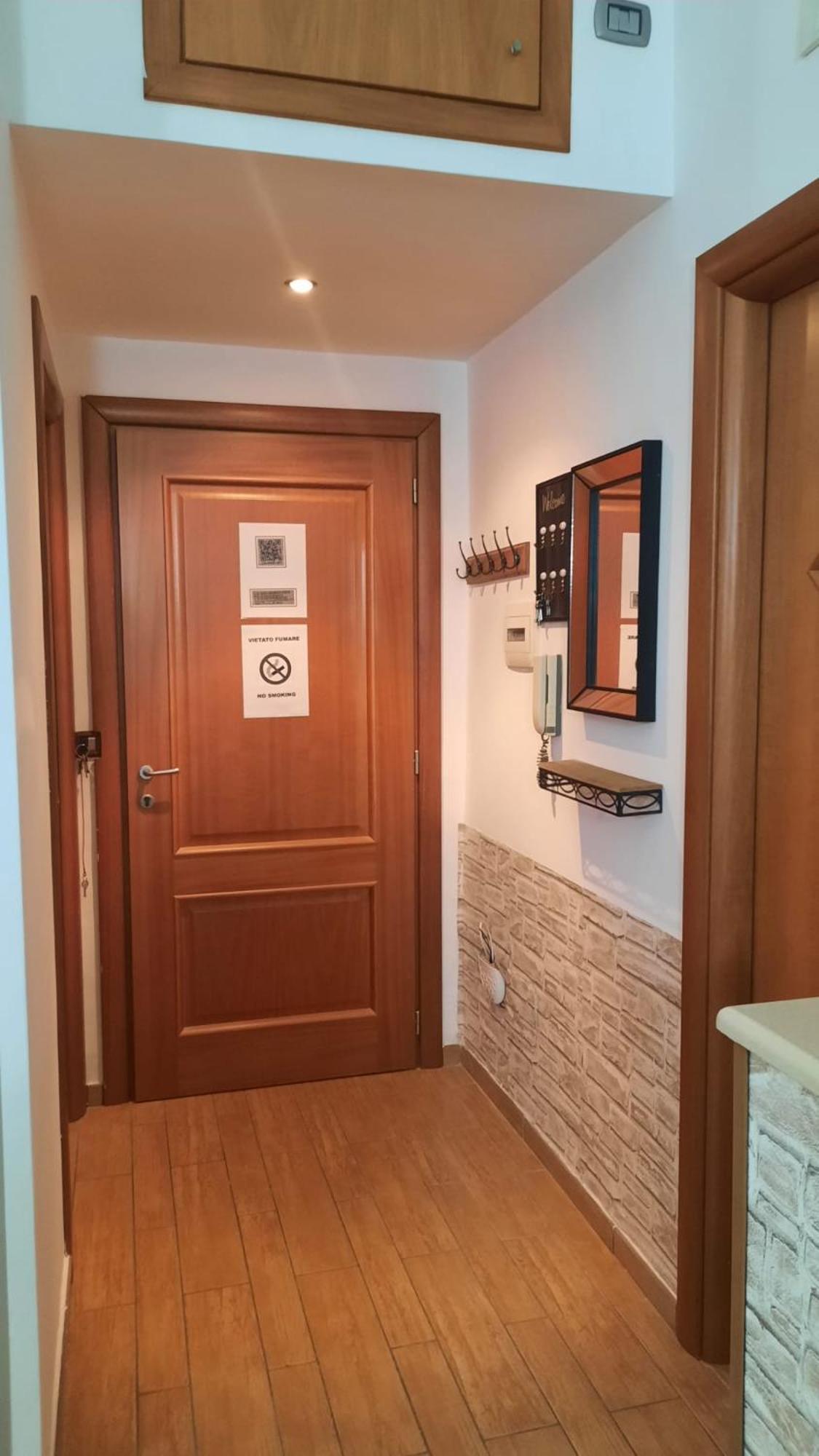 White Home Quartieri Spagnoli Наполи Екстериор снимка