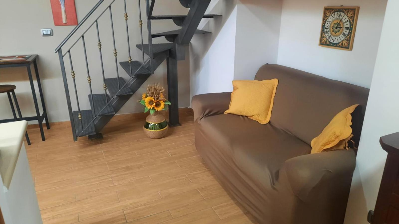 White Home Quartieri Spagnoli Наполи Екстериор снимка
