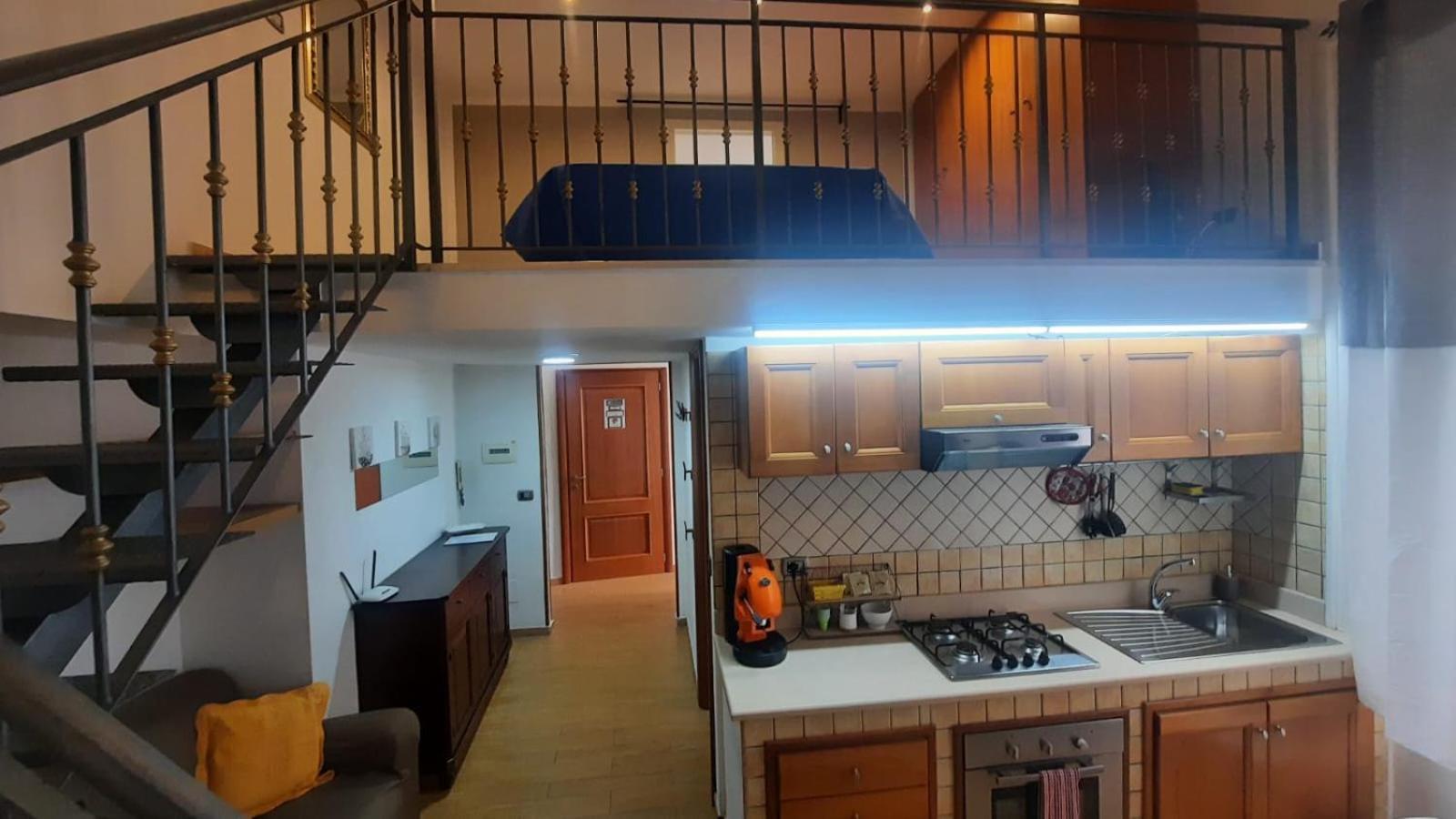White Home Quartieri Spagnoli Наполи Екстериор снимка