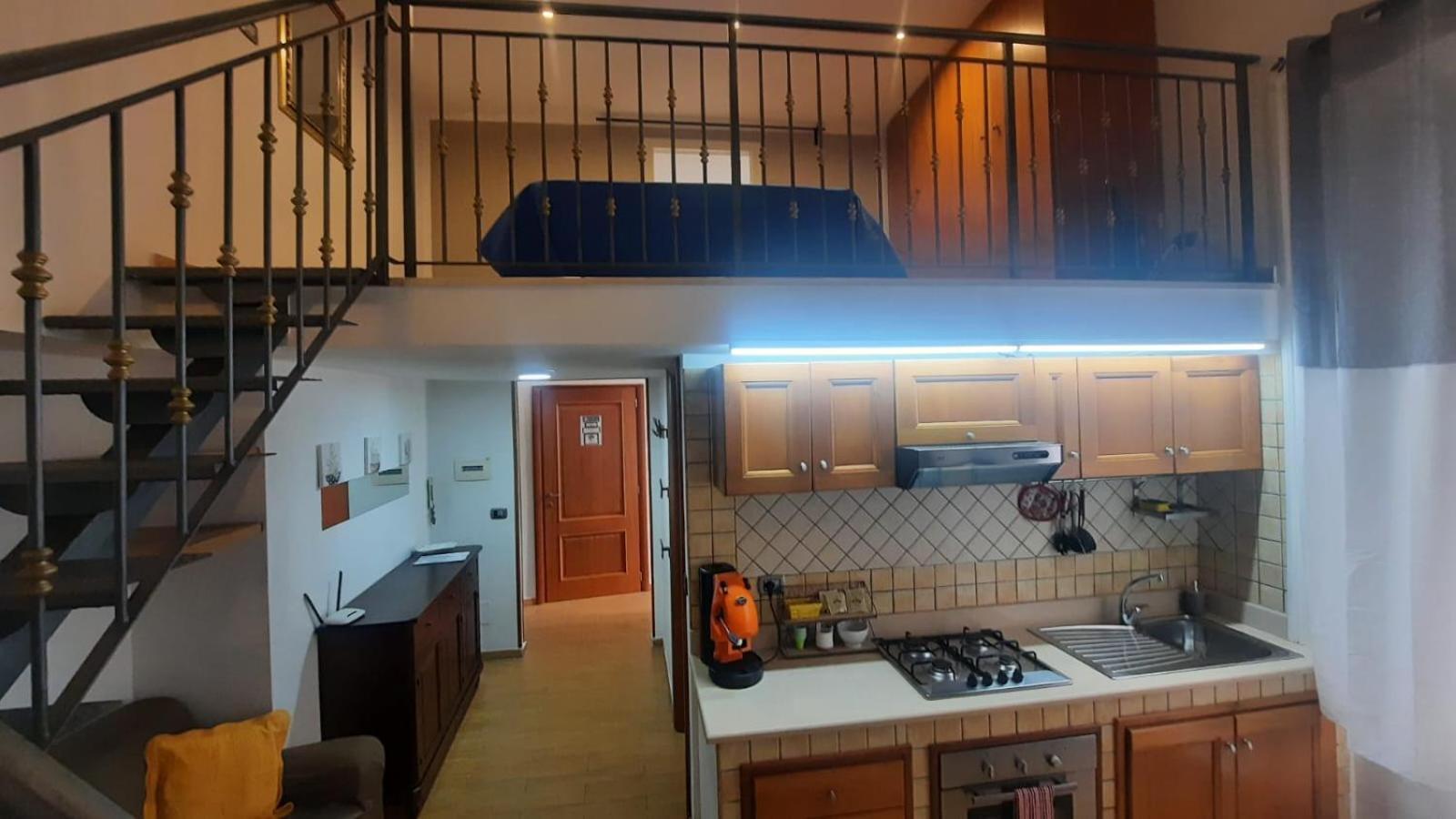 White Home Quartieri Spagnoli Наполи Екстериор снимка