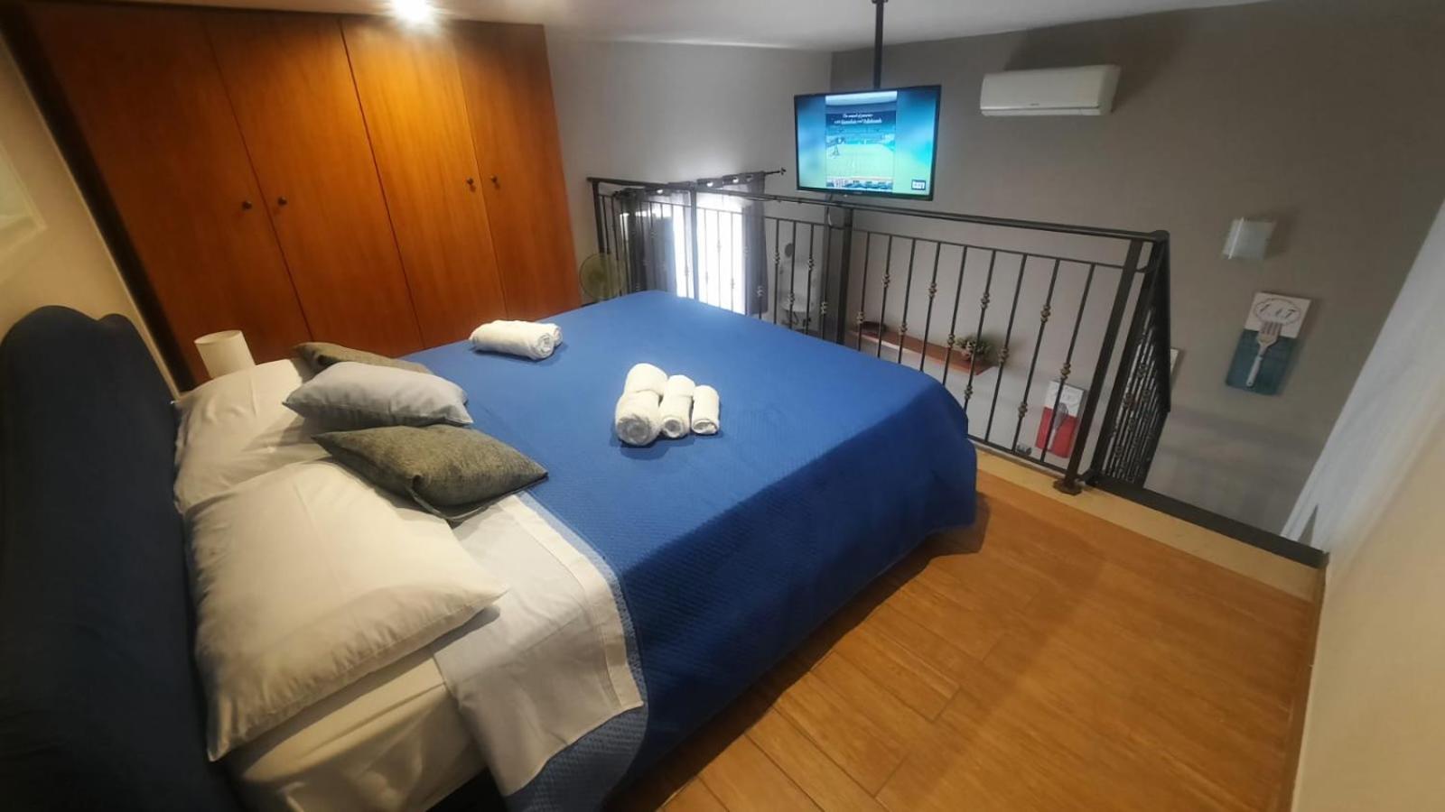 White Home Quartieri Spagnoli Наполи Екстериор снимка
